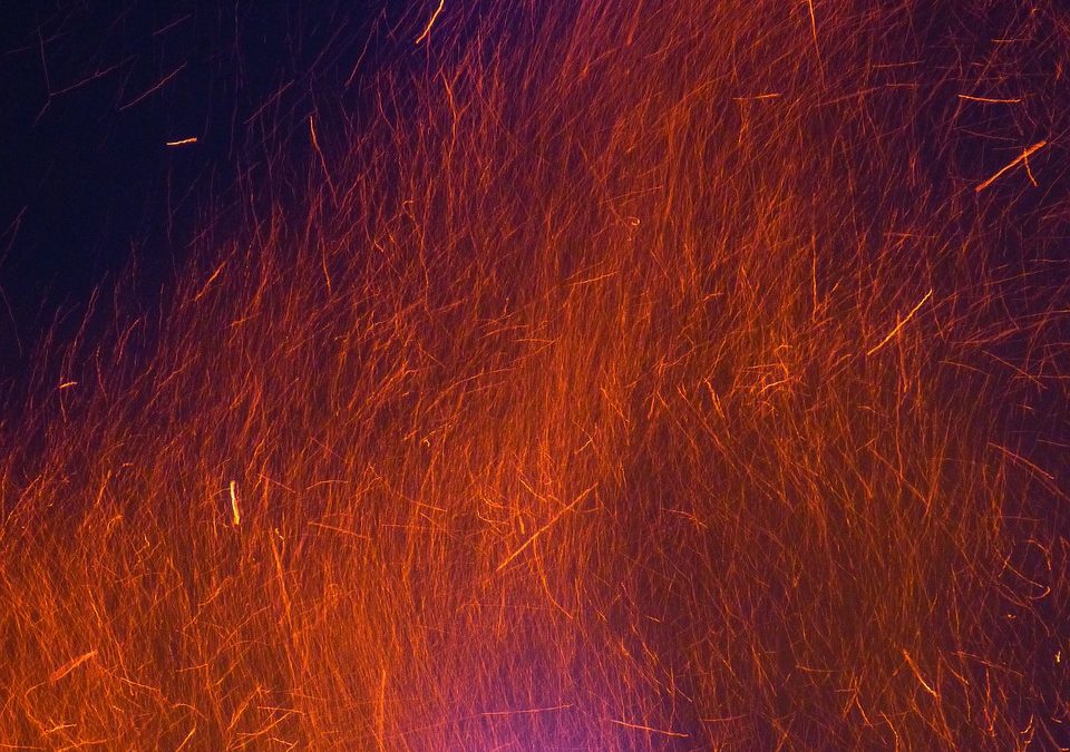 Dinas Damkar Klaten Tanggap Darurat di Gudang