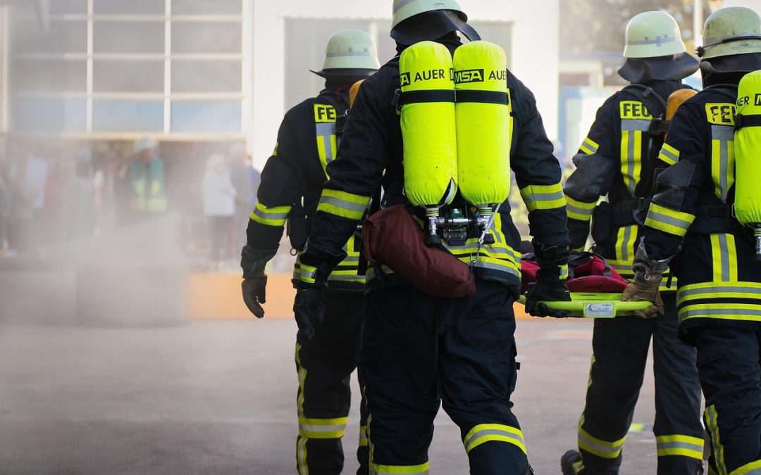 Penyemprotan Disinfektan di Gudang