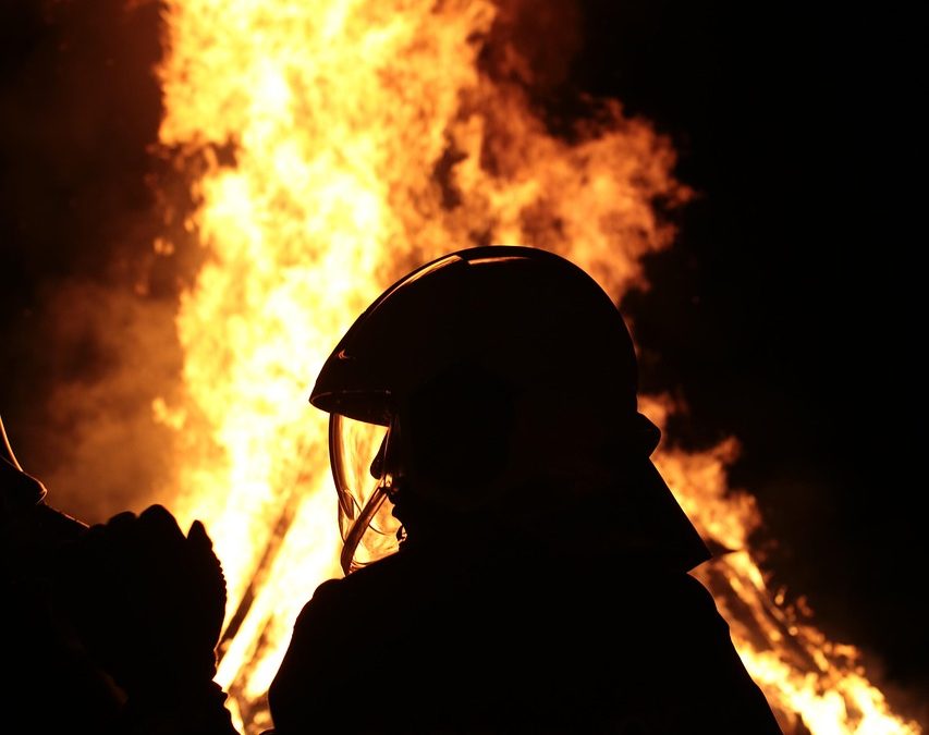 Dinas Damkar Klaten Padamkan Kebakaran di SPBU